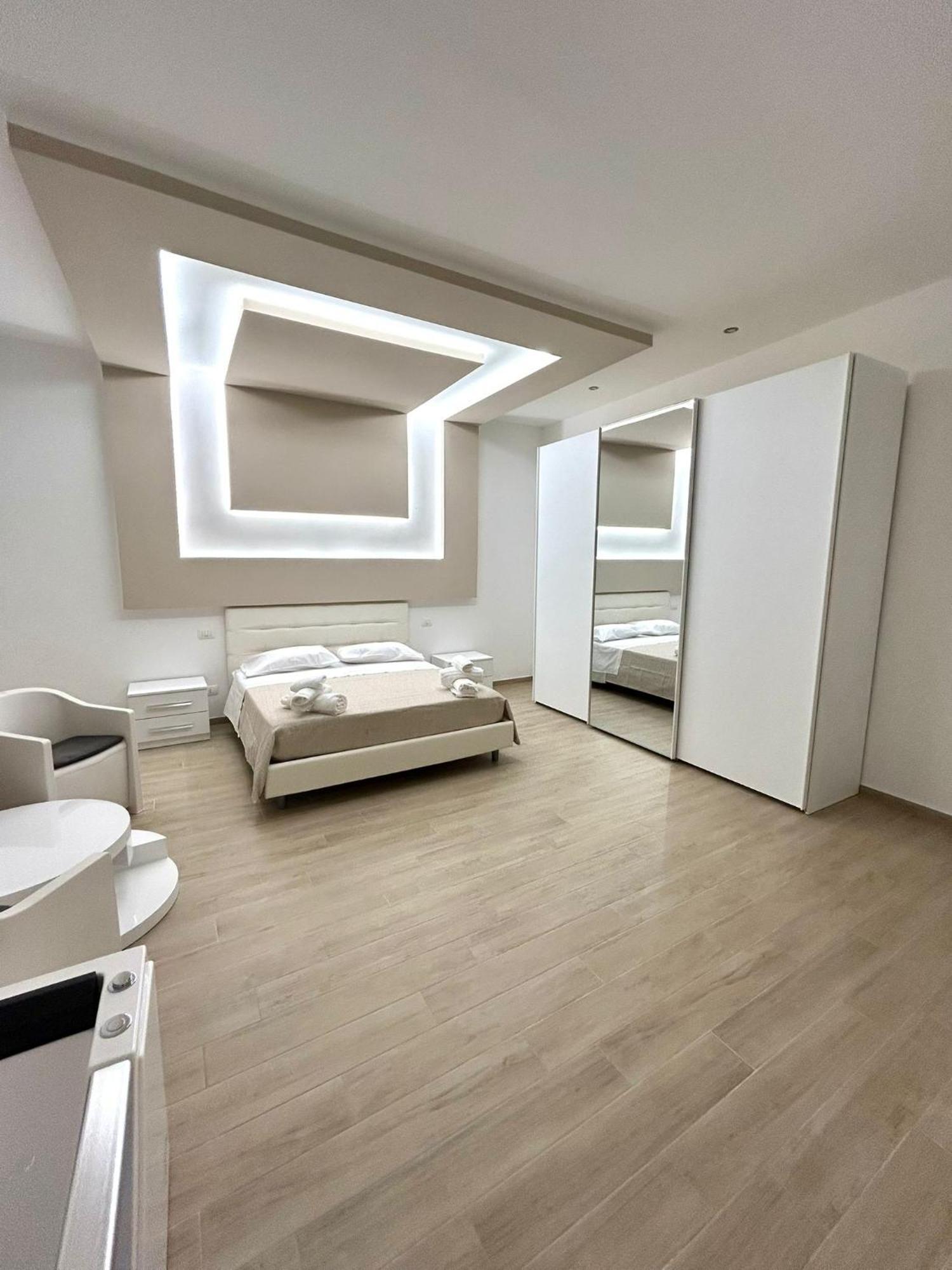 Bed E Suite Domar Brindisi Exteriör bild
