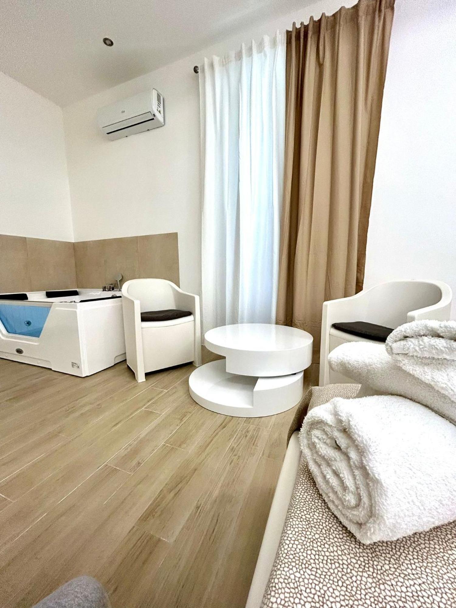 Bed E Suite Domar Brindisi Exteriör bild