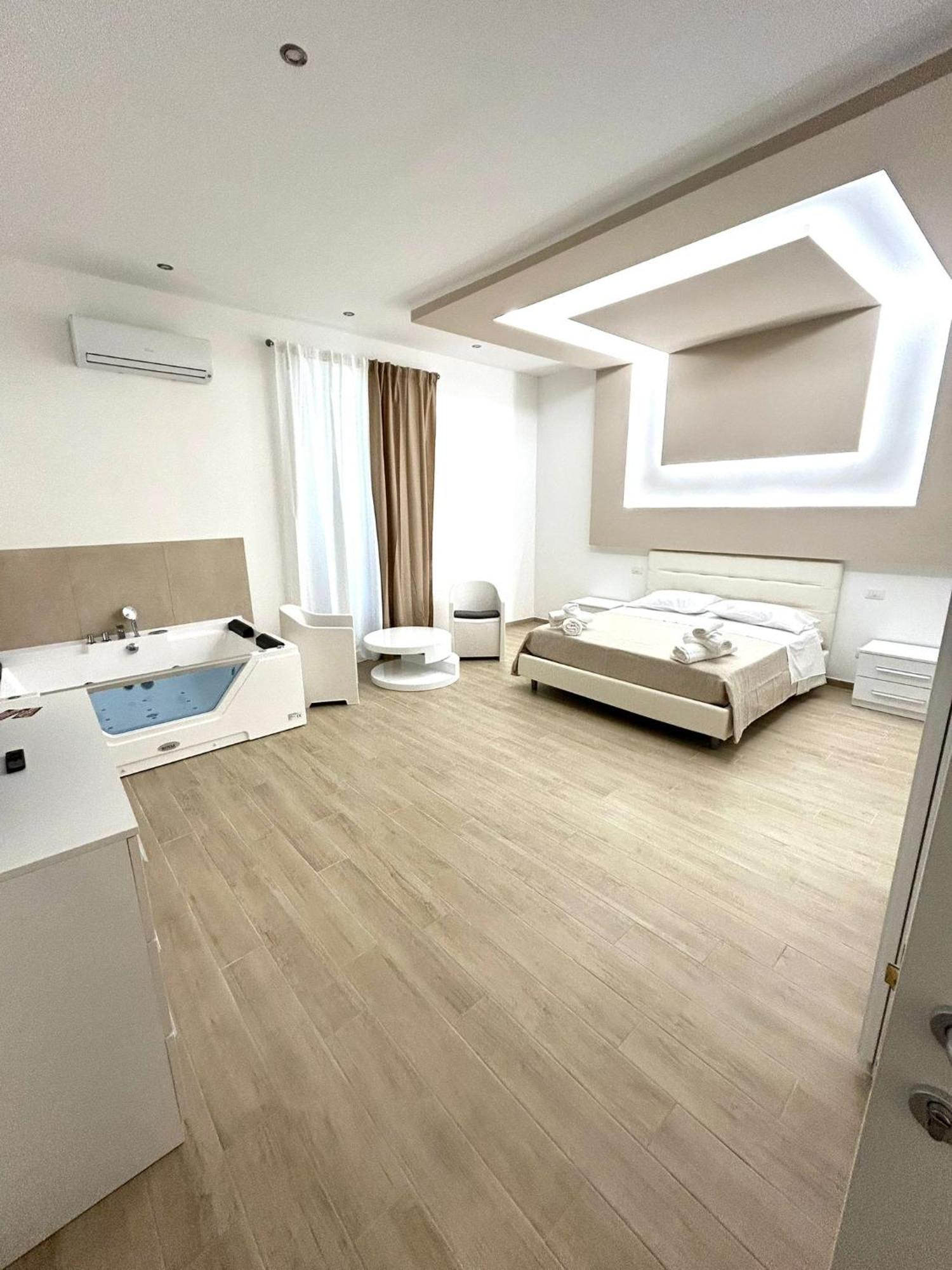 Bed E Suite Domar Brindisi Exteriör bild
