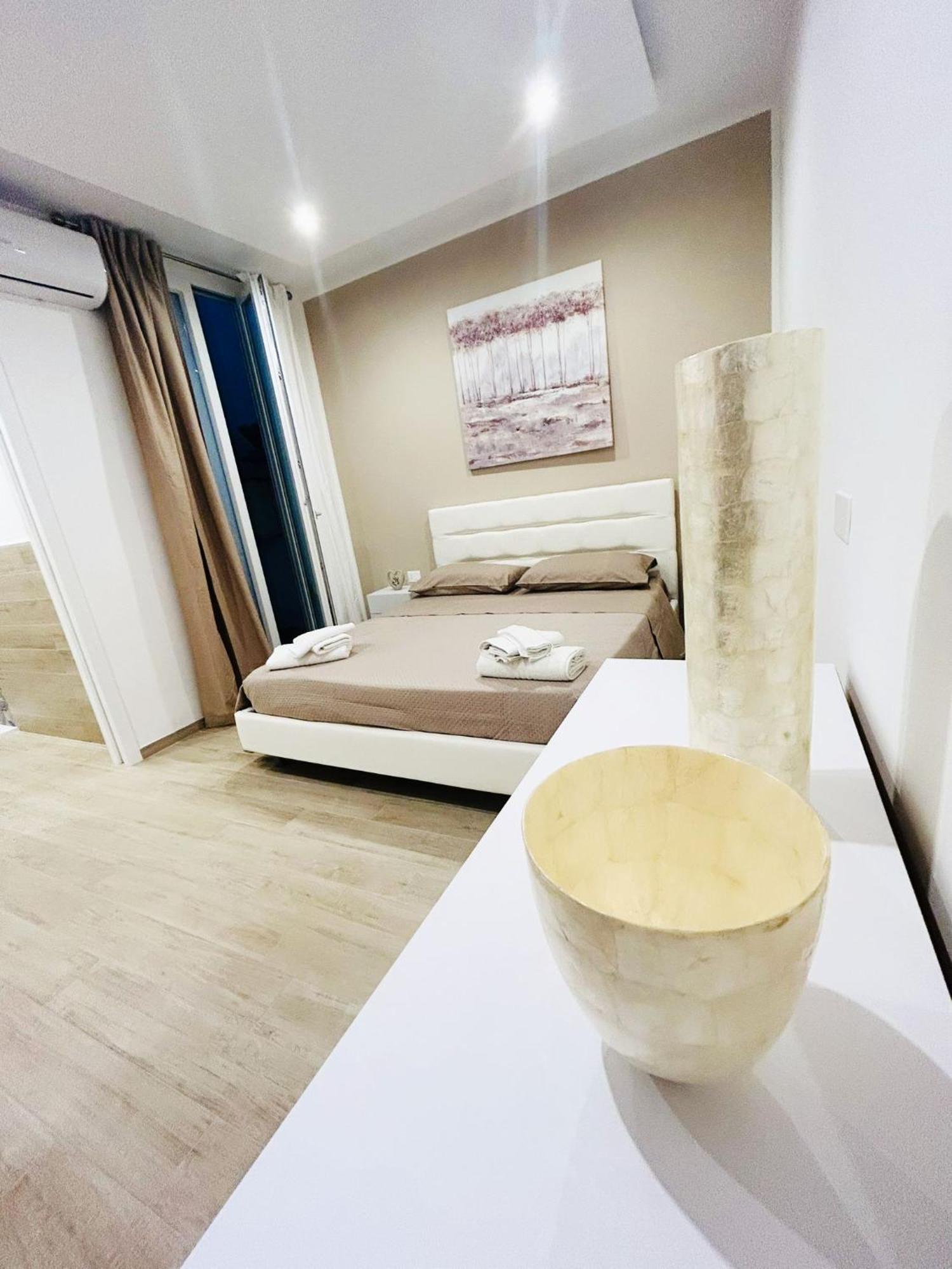 Bed E Suite Domar Brindisi Exteriör bild